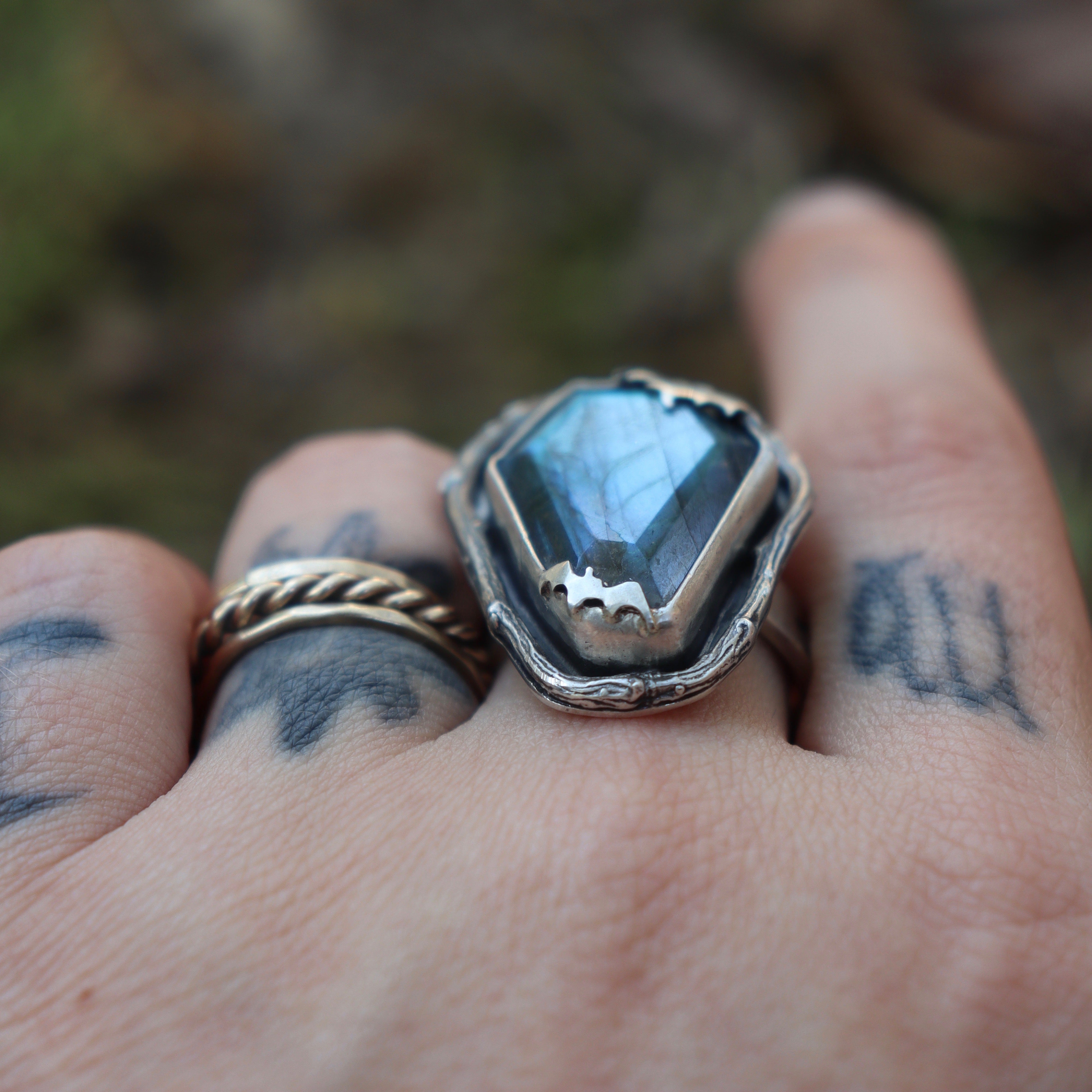 6ft UNDER labradorite - Ring﻿ size 8.5