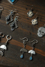 Load image into Gallery viewer, Tears of the moon- Earrings
