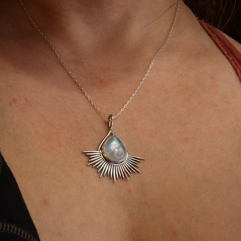 Silver radiance Necklace