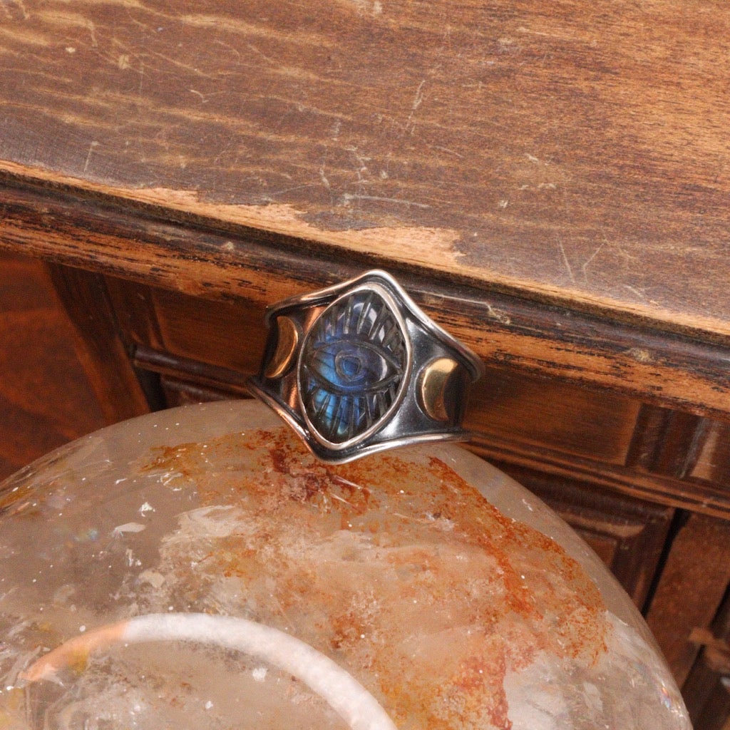 Eye of Divination Shield - Ring size11