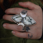Load image into Gallery viewer, Angelic Queen- Ring size 6 1/4th
