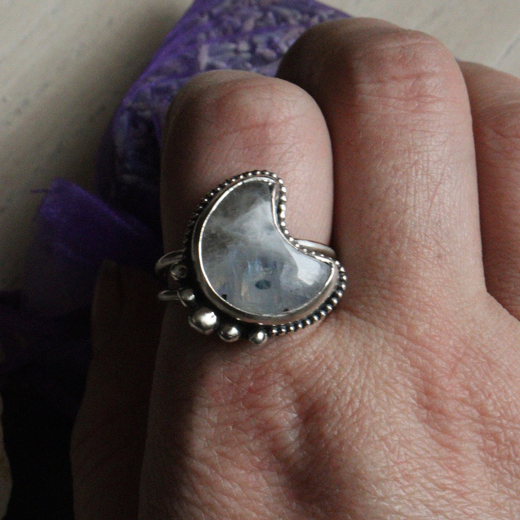 Little moon- Ring Size 8