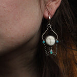 Load image into Gallery viewer, Hypnotizing moon - Earrings
