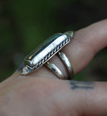 Load image into Gallery viewer, Rainbow labradorite - Ring size 6.5
