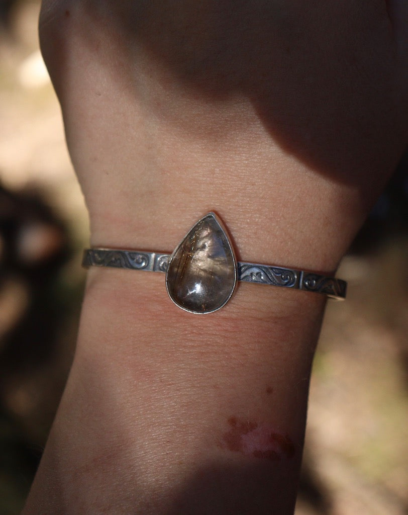 Gold rutilated Quartz- Cuff