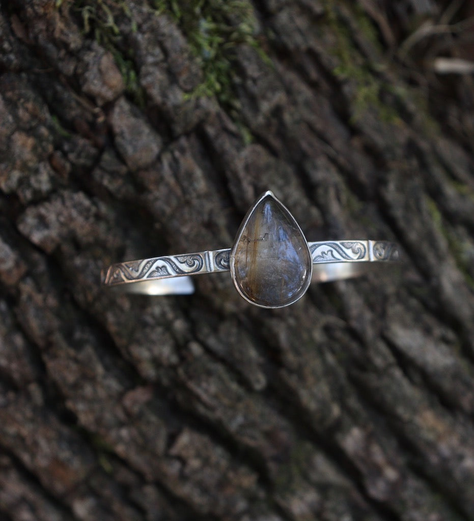 Gold rutilated Quartz- Cuff