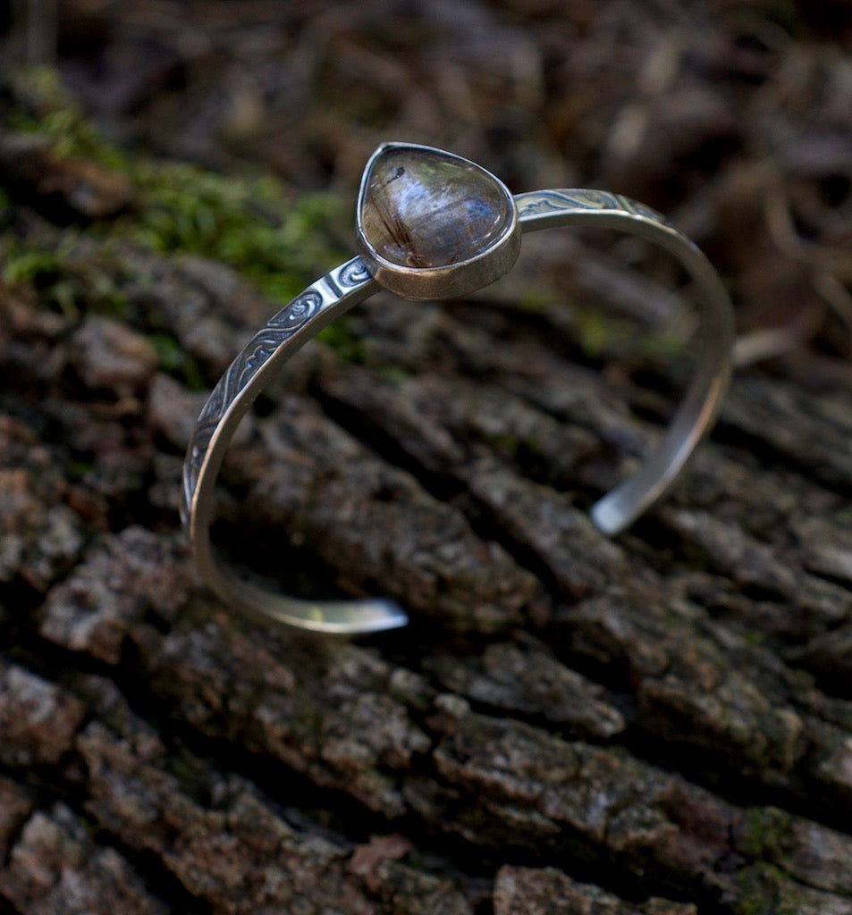 Gold rutilated Quartz- Cuff