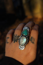 Load image into Gallery viewer, Royston turquoise and Moonstone ring - Size 7
