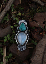 Load image into Gallery viewer, Royston turquoise and Moonstone ring - Size 7
