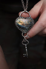 Load image into Gallery viewer, Key to my heart -pendant
