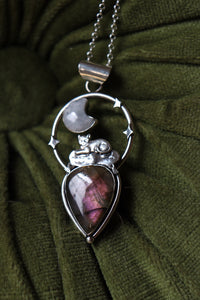 Cat in the cradle with a silver moon - Necklace