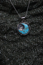 Load image into Gallery viewer, Howl at the moon- Turquoise pendant
