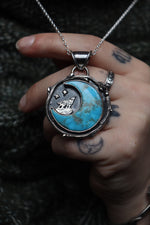 Load image into Gallery viewer, Howl at the moon- Turquoise pendant
