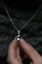 Load image into Gallery viewer, Shooting star- Necklace
