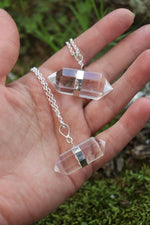 Load image into Gallery viewer, Crystal healer -Necklace
